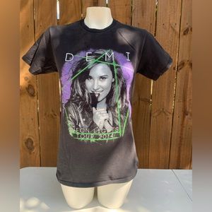 Demi Lovato The Neon Lights concert tee size Small.